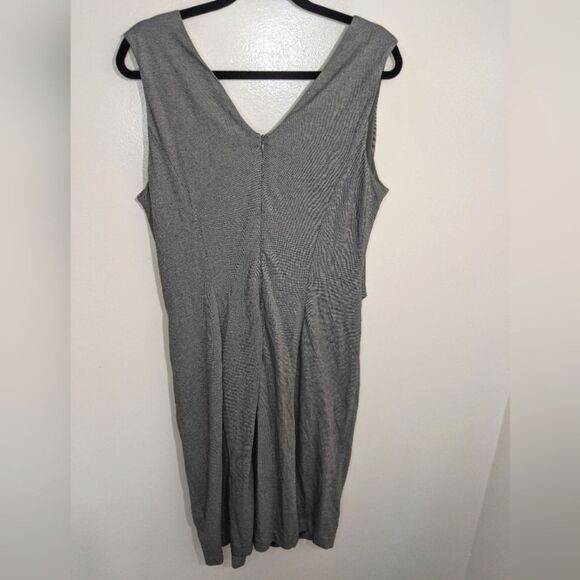 Escada V-Neck Sleeveless Knit Sheath Cactus Dress - Picture 2 of 16